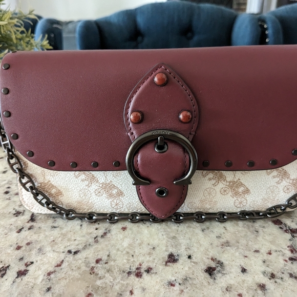 COACH - Picture 3 of 5